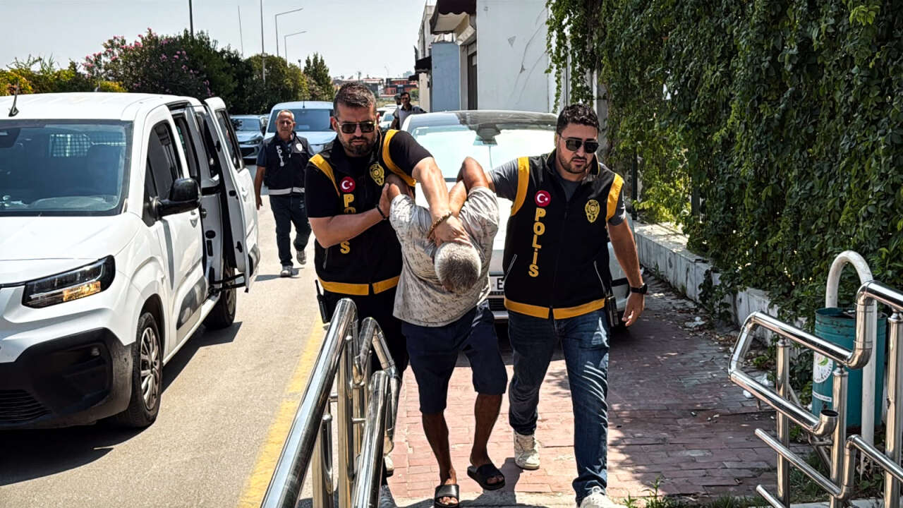 Eski eşi kefen gönderip “mezar aldım” dedi! Ardından 8 kez bıçakladı 7